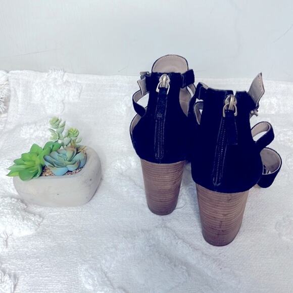 Hinge Cora Layered Block Heel Sandal Black Suede size 9.5 - Picture 7 of 12